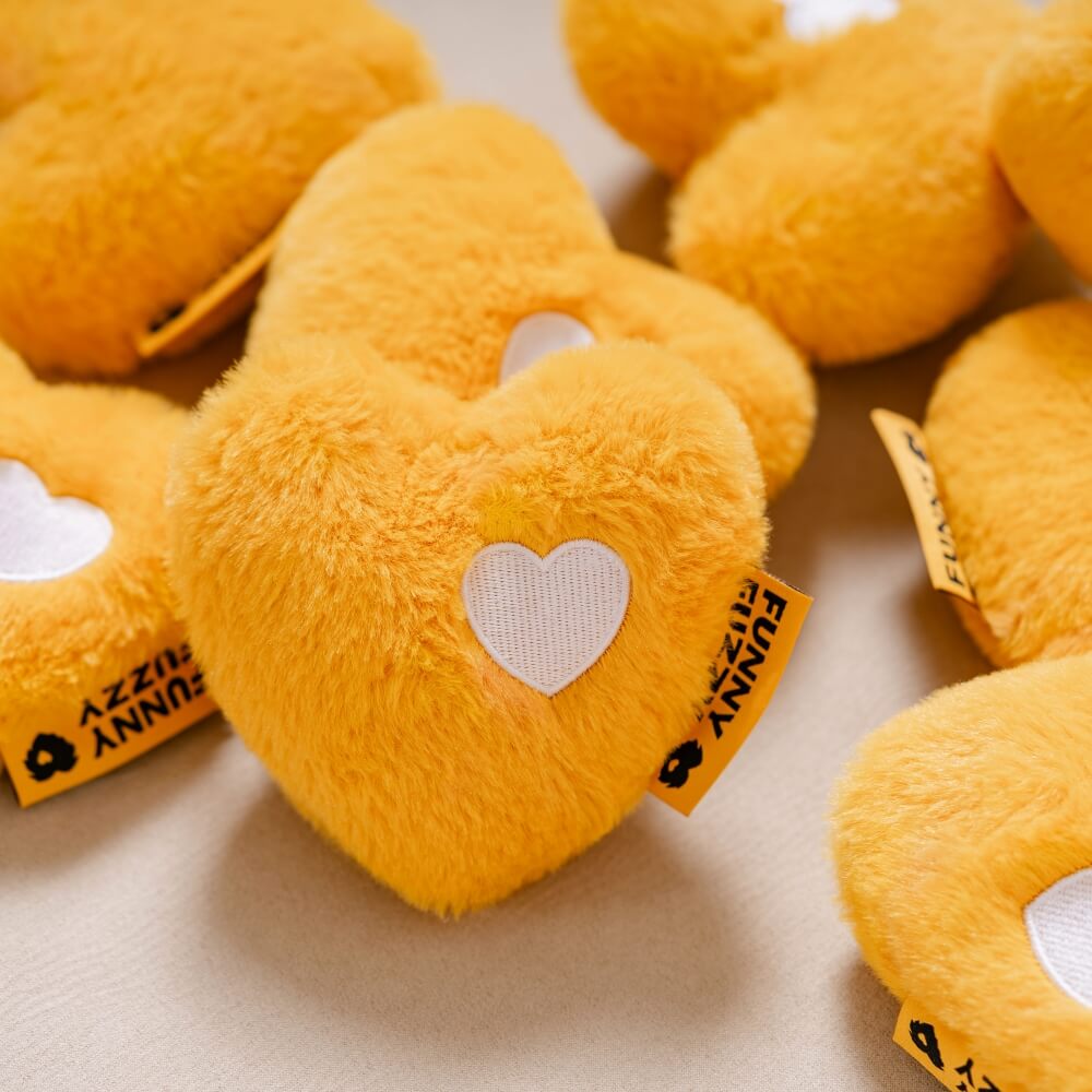 Giocattolo per cani cigolio di Funnyfuzzy Heart.