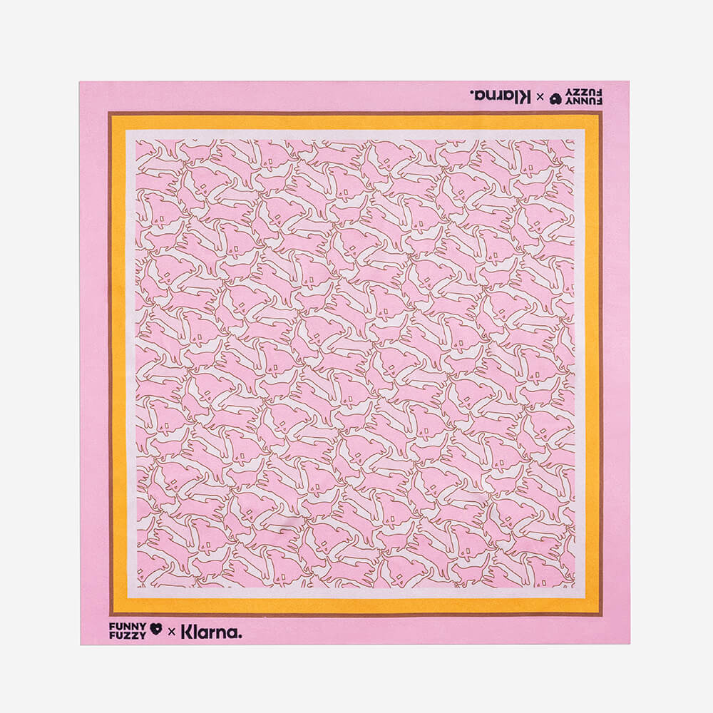 Funnyfuzzy x klarna mascota y bufanda humana