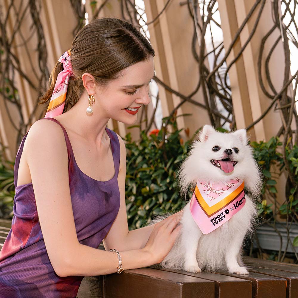 Funnyfuzzy x klarna mascota y bufanda humana