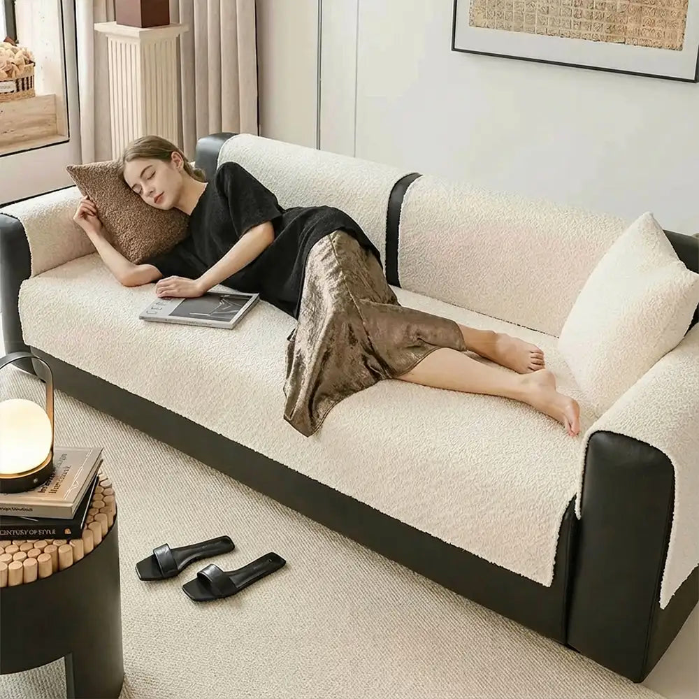 All-Season Breathable Chenille Scratch-Resistant Sofa Protection Couch Cover