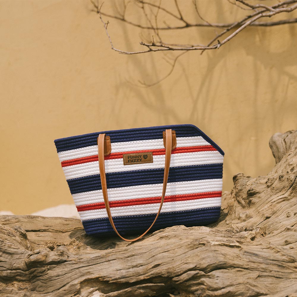 Masso per animali domestici con le vacanze estive con le vacanze estate fatte in cotone leggero