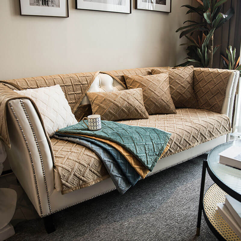 Coperchio di divano a graffio in velluto scuro