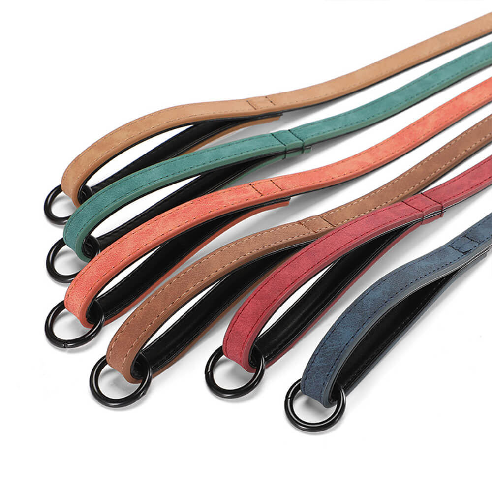 Hundehalsband-Leine-Set aus weichem Vintage-Kunstleder mit Nackenschutz