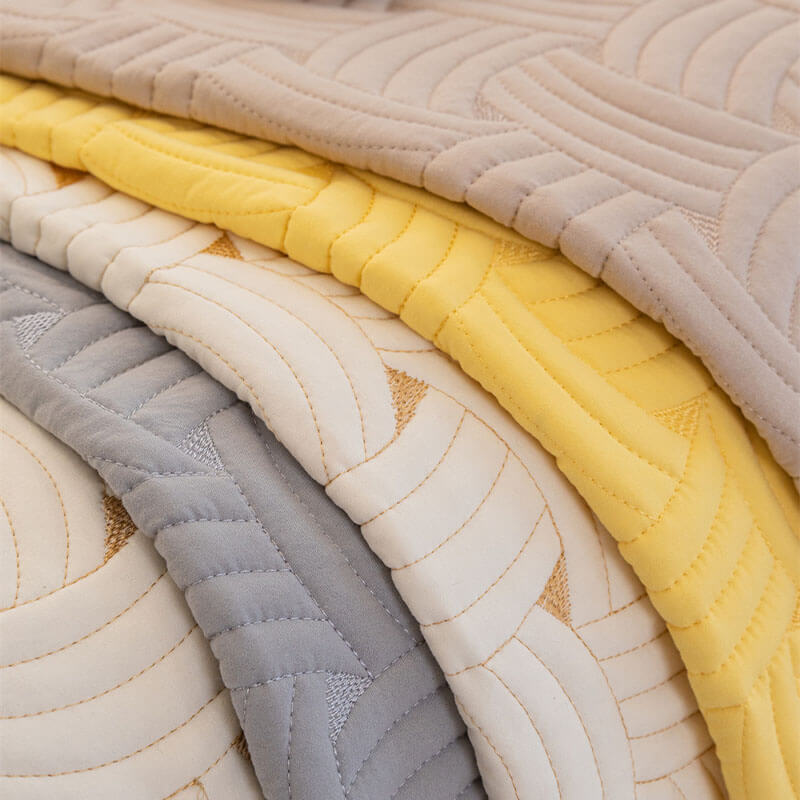 Coperchio di divano sezionale trapuntato in cotone trapunte.