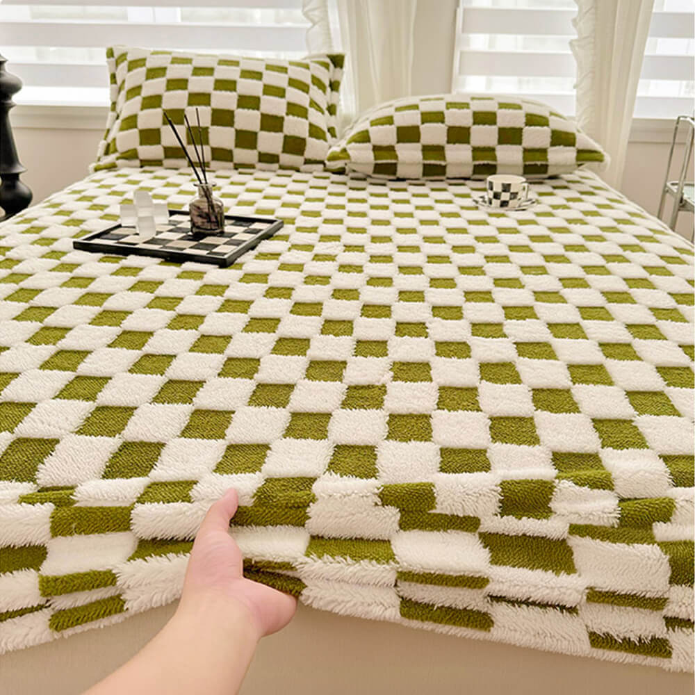 Premium Soft Checkerboard Plush Fitted Sheet Mattress Cover