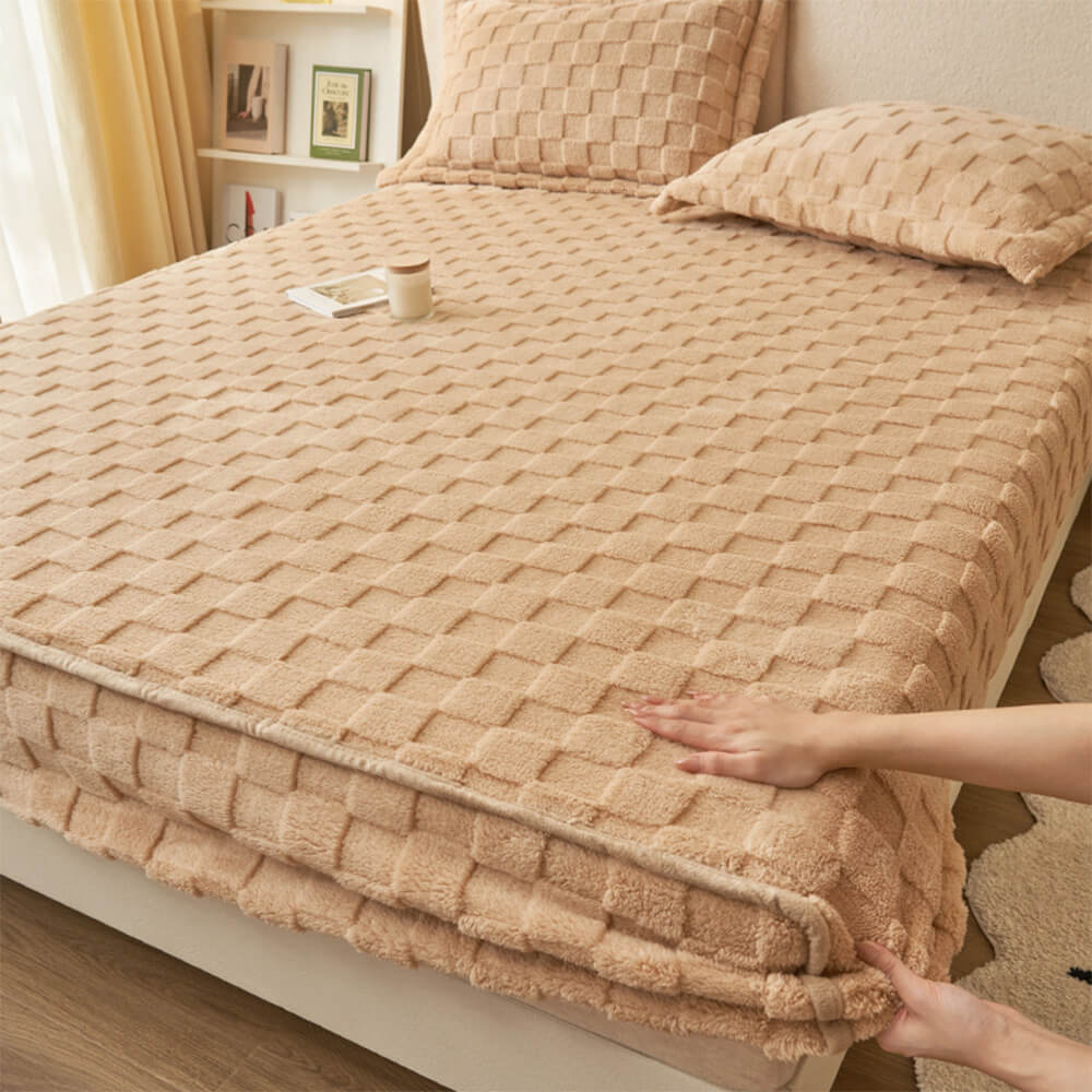 Premium Soft Checkerboard Plush Fitted Sheet Mattress Cover