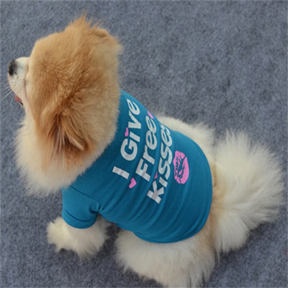 "I Give Free Kisses" Dog T-Shirt - Fun and Playful Pet Apparel