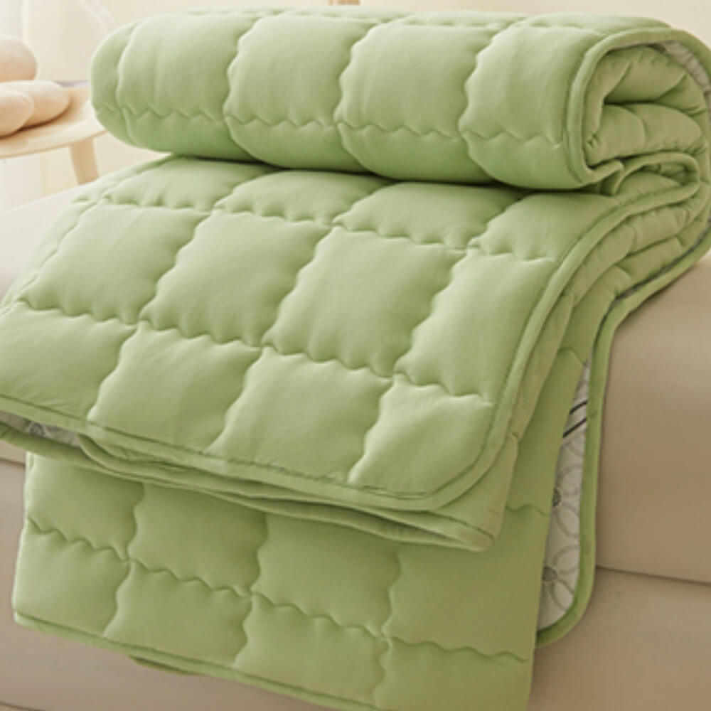 All-Seasons Breathable Quilted Non-Slip Mattress Topper