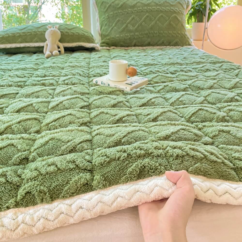 Twisted Jacquard Plush Thick Comfortable Non-Slip Mattress Topper